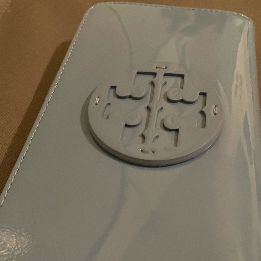 Tory Burch Zip wallet baby blue, never used